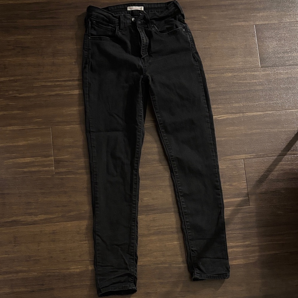Levi’s black skinny jeans
